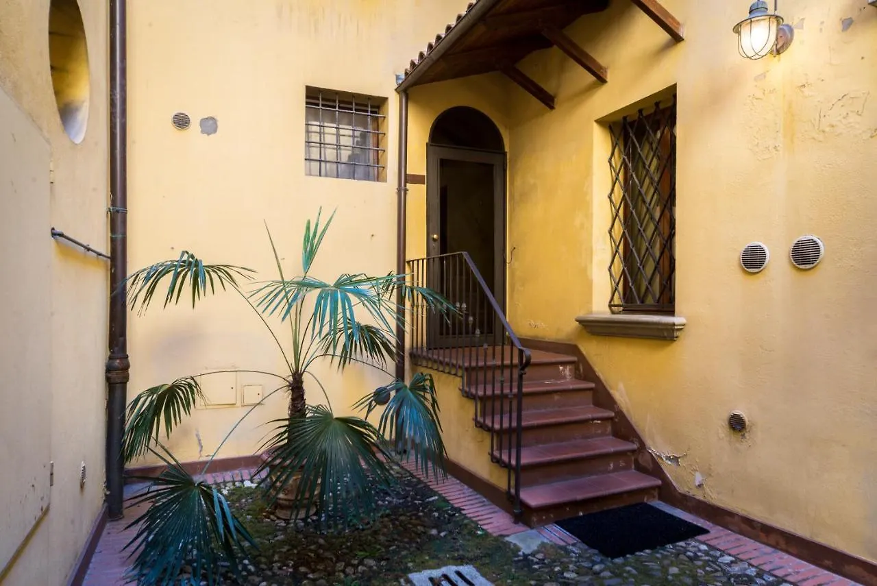Piazza Maggiore Duplex Apartment by Wonderful Italy Bologna Italia